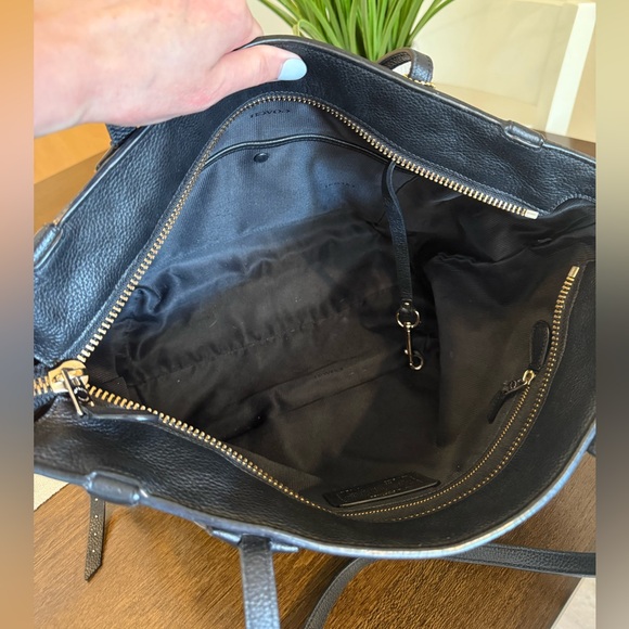 Coach Tatum Tote With Whiplash Detail - Picture 6 of 10